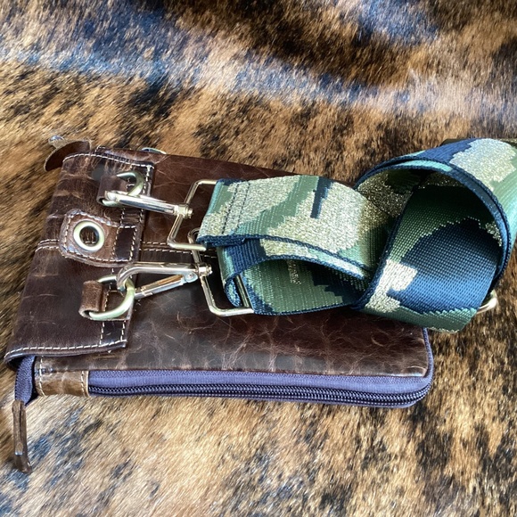 Little Genuine Leather Crossbody Bag With Camo Gold Strap - Picture 8 of 9